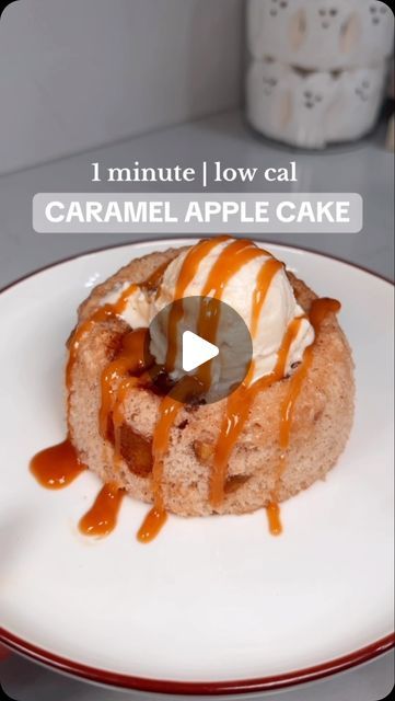 MaKayla Kim Thomas on Instagram: "If you have a Saturday sweet tooth—here’s a 1 minute fall treat for my girlies with goals to reach 👏🏼✨🍂  I keep this mixture in a ziploc bag and come up with a new creation anytime I have a craving 🤣 I LOVE seasonal desserts and this was perfect !!!   Similar to the caramel apple cake in Good Food Mood cookbook ❤️‍🔥  when you’re ready to eat food you love (in a way that’s NOT miserable)—I got you 👉🏼 digital cookbooks + fitness plans here makaylathomas . com  #healthydesserts #lowcaldesserts #easydesserts #healthymeals #healthysnacks #highprotein #falldesserts #fallrecipes" Ready To Eat Food, Makayla Thomas, Ww Snacks, Thomas Cakes, Low Cal Dessert, Optavia Recipes, Caramel Apple Cake, Seasonal Desserts, Fitness Plans