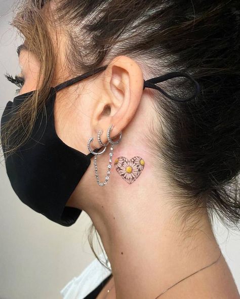 Single needle daisy flowers tattoo on the neck. Purple Heart Tattoos, Heart Locket Tattoo, Little Heart Tattoos, Locket Tattoos, Love Heart Tattoo, Red Heart Tattoos, Tattoo Behind Ear, Sacred Heart Tattoos, Tiny Heart Tattoos