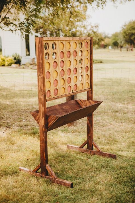 Connect four Giant Connect Four, Lawn Games Wedding, Diy Yard Games, Outside Games, Connect Four, Garden Games, Diy Holz, Yard Games, Lawn Games