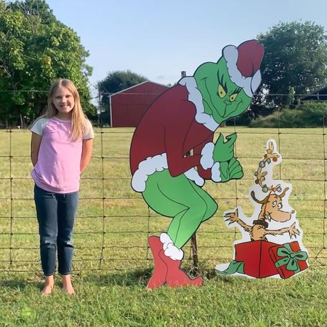 Whoville Decor, Whoville Sign, Grinch Yard Decorations, Christmas Yard Signs, Christmas Themed Party, Halloween Yard Art, Grinch Decorations, Christmas Yard Art, Michael Johnson