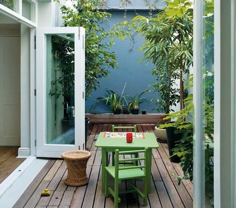 Garden Ideas To Make, Small City Garden, Backyard Seating Area, Fence Wall, Backyard Garden Layout, Small Courtyard Gardens, Courtyard Gardens Design, Backyard Seating, Small Courtyards