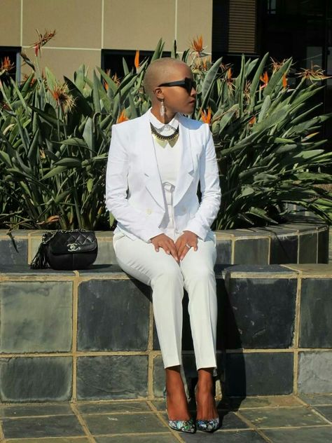 . Bald Women Fashion Outfits, Bald Women Fashion, Bald Look, Bald Girl, Bald Hair, Bald Women, Bald Heads, Short Natural Hair Styles, White Outfits