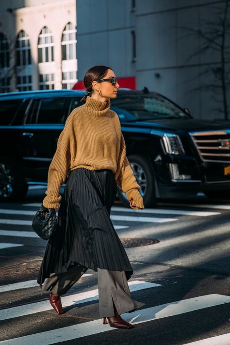 Best Street Style at New York Fashion Week Fall 2020 Skirt Over Pants, Pants Street Style, 2020 Street Style, Fashion Trend Forecast, New York Street Style, New York Fashion Week Street Style, Nyfw Street Style, Fashion Forecasting, New York Fall