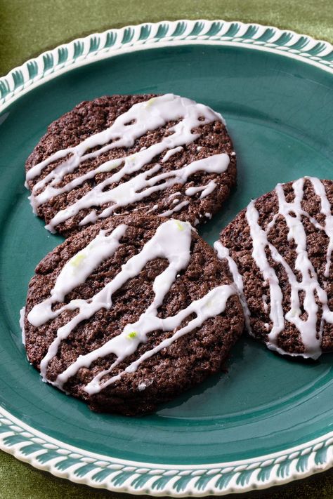 Soda Cookies, Softest Sugar Cookies, Cookie Guide, Cake Mix And Soda, Easy Cookie Dough, Leave Cookies, Devil's Food Cake, Devils Food Cake Mix Recipe, Soft Sugar Cookies