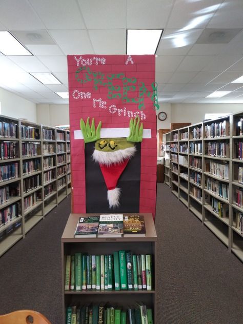 Holiday Book Display Ideas, Grinch Library Bulletin Boards, Grinch Library Display, Holiday Book Display, Winter Library Display Ideas, December Book Display, Christmas Book Display Library, Christmas Library Decor, Library Christmas Decor