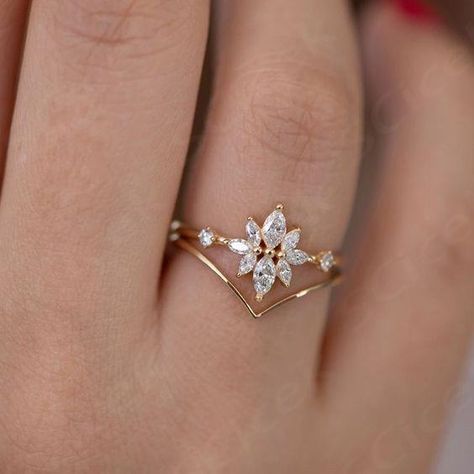 Diamond Flower Cluster Ring – ARTEMER Flower Cluster Ring, Flower Cluster, Diamond Flower, Pretty Jewellery, Cluster Ring, Diamond Ring, Engagement Rings, Ring, Flowers