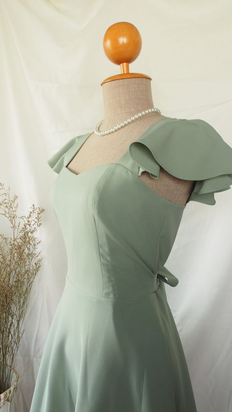 Sage Green Homecoming Dress, Prom Dress Sage Green, Garden Quince, Highschool Graduation Dresses, Sage Green Prom, Sage Green Prom Dress, Wedding Sundress, Homecoming Inspo, Homecoming 2024