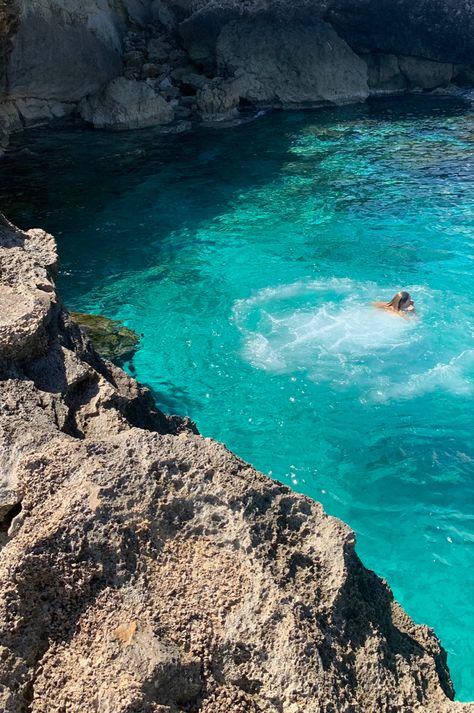 Cliff jumping | summer | mallorca | clear water | sea | aesthetic | holiday | beach | swimming Jumping Into Water Aesthetic, Cliff Jumping Aesthetic, Cliff Beach, Apartment In Miami, Aesthetic Holiday, Swimming Classes, Cliff Jumping, Sea Aesthetic, Cliff Diving