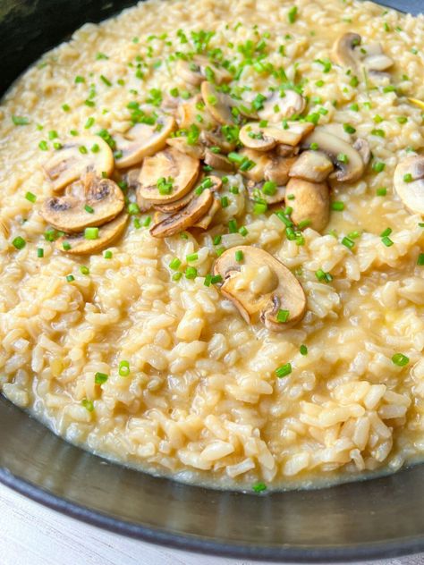 Simple Risotto Recipe Simple Risotto, Creamy Mushroom Risotto, Modern Nonna, Risotto Recipes Easy, Risotto Dishes, How To Make Risotto, Risotto Recipe, European Recipes, Classic Italian Dishes