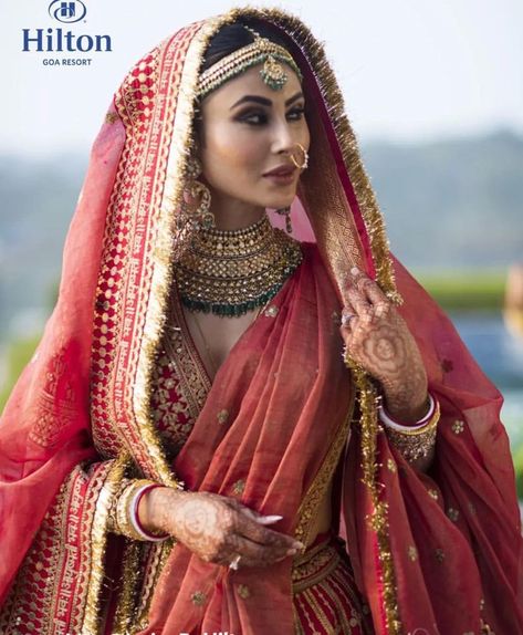 Indian Bridal Wear Red, Moni Roy, Sabyasachi Lehenga Bridal, Lehenga Bridal, Bridal Jewellery Inspiration, Sabyasachi Lehenga, Wedding Lehenga Designs, Mouni Roy, Indian Bride Outfits