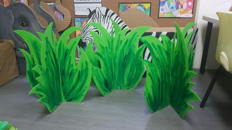 Grass Props Diy, Diy Tall Grass Prop, Jungle Party Ideas, Vbs Magnified, Jungle Vbs, Vbs Jungle, Jungle Theme Classroom, Lion King Musical, Lion King Jr