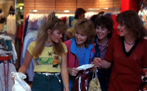 14 Valley Girl Insults From The 1980’s We Should... Deborah Foreman, Mean Girls Movie, Valley Girl, Girl Movies, Valley Girls, Movies Outfit, Julia Roberts, Girl Falling, 80s Fashion