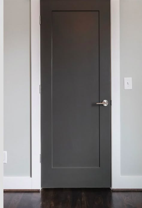 Dark Door Interior, Grey Doors Interior, Interior Door Colors, Grey Interior Doors, Painted Interior Doors, Door Makeover Diy, Interior Door Styles, Interior Door Trim, Black Interior Doors