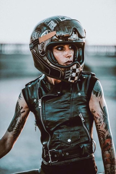 Tattoo Biker Girl by Simone De Ranieri Motorcycle Reference, Woman Biker, Biker Halloween, Women Bikers, Nine T Bmw, Biker Helmet, Biker Women, Lynn Painter, Chicks On Bikes