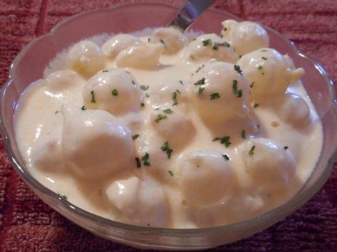 Easy Creamed Onions | Just A Pinch Recipes Creamed Pearl Onions Recipe, Creamed Pearl Onions, Pearl Onions Recipe, Pearl Onion Recipe, Creamed Onions, Pearl Onions, Easy Cream, Crock Pot Soup, Christmas Dinner