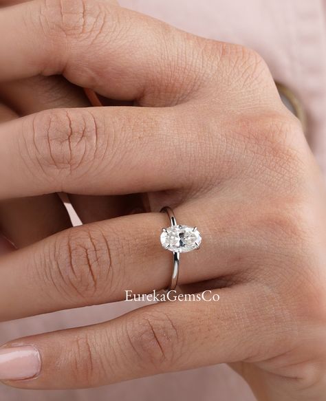 Modern Wedding Ring, Simple Modern Wedding, Small Engagement Rings, Engagement Ring Oval Cut, Small Diamond Rings, Oval Cut Diamond Engagement Ring, Classic Diamond Ring, Modern Wedding Rings, Hidden Halo Ring