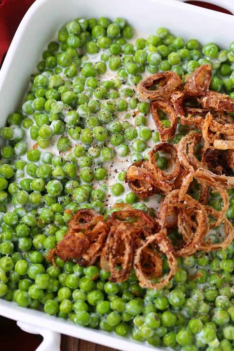 This old fashioned creamed peas side dish is kicked up with homemade, crispy fried shallots! #pearecipe #peas #sidedish #sidedishes #thanksgivingsides #thanksgivingrecipes Easy Creamed Peas, Side Dish Thanksgiving, Thanksgiving Vegetable Sides, Creamy Peas, Creamed Peas, Thanksgiving Foods, Thanksgiving Side Dish, Holiday Dishes, Beet Recipes