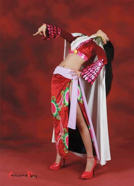 Hancock Cosplay, Boa Hancock Cosplay, One Piece Boa Hancock, Lego Craft, One Piece Luffy, Best Cosplay, One Piece Dress, Popular Pins, Cosplay Costume