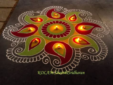 Drawing Rangoli, Easy Rangoli Patterns, Floral Painting Videos, Rangoli Designs Simple Diwali, Rangoli Designs Photos, Simple Kolam, Buddha Art Drawing, Easy Rangoli Designs Diwali, Rangoli Side Designs