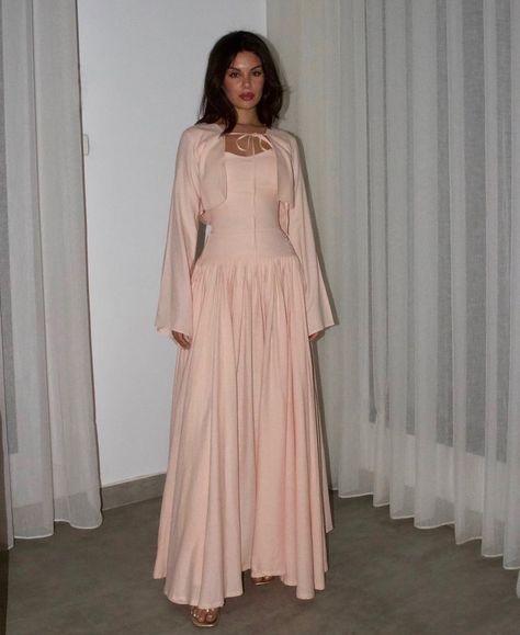 Prom Dresses Long Pink, Long Sleeve Dress Formal, Evening Party Gowns, Future Wardrobe, Prom Dresses Long With Sleeves, Formal Dresses For Women, Modest Fashion Outfits, Mode Inspiration, Elegant Outfit