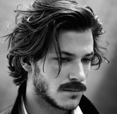 Facebook Pinterest TwitterMedium length hairstyles for men are very popular these days. Arguably one of the hottest men’s hairstyles of 2016, medium length haircuts offer more flexibility in styling than both short or long hairstyles. Medium hairstyles can vary from the pompadour to the side part but can also encompass a messy, natural look. Unfortunately, most men avoid … Classy Hairstyles, Mens Hairstyles Medium, Men's Long Hairstyles, Medium Long Hair, Hair Styles 2017, Corte De Cabelo Masculino, Trendy Haircuts, Mens Hairstyles Short, Medium Hair Cuts