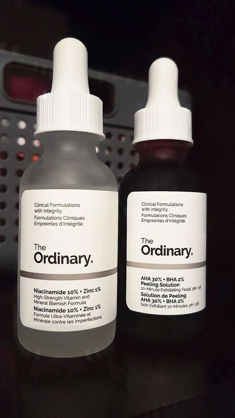 The Ordinary Peeling Solution And Hyaluronic Face Serum! AHA 30% + BHA 2% Peeling Solution! Hyaluronic Acid 2% + B5! Help Fight Visible Blemishes And Improve The Look Of Skin Texture & Radiance! The Ordinary Fake Vs Original, The Ordinary Acne, Ordinary Peeling Solution, Get Rid Of Saggy Skin, Ordinary Serum, The Ordinary Peeling Solution, The Ordinary Serum, Ordinary Skincare, Peeling Solution