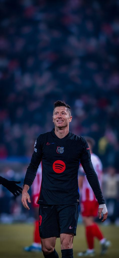 Lewandowski Wallpapers, Barcelona Wallpapers, Soccer Photography, Football Is Life, Robert Lewandowski, Football Wallpaper, Football Soccer, Fc Barcelona, Champions League