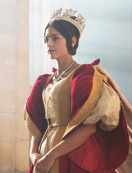 Jenna Coleman plays the young monarch Victoria Tom Hughes Victoria, Victoria Masterpiece, Victoria Pbs, Victoria Jenna Coleman, Victoria Tv Show, Victoria 2016, Victoria Itv, 1840s Fashion, Victoria Series