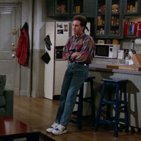 Jerry Seinfeld Sneakers, Jerry Seinfeld Outfits, 90s Sitcom Fashion, Seinfeld Outfits, Seinfeld Kramer, Seinfeld Funny, Elaine Benes, 90s Sitcoms, Jerry Seinfeld