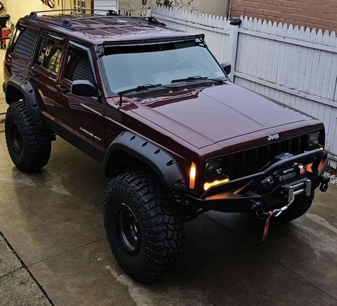 Modificaciones Jeep Xj, Off Road Cars, Jeep Sport, Jeep Xj Mods, Red Jeep, Custom Jeep, Beach Buggy, Jeep Xj, Jeep Cherokee Xj