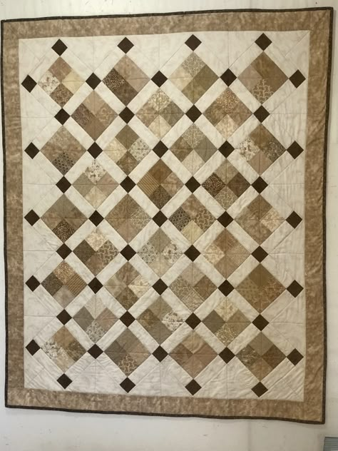 Brown Quilts Color Combos, Manly Quilts, Brown Quilts, Colorful Boho Rugs, Neutral Quilt, Charm Pack Quilts, Two Color Quilts, Quilt Pattern Download, Quilt Modernen