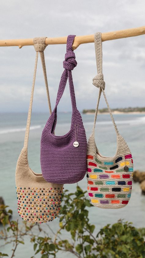 For surf-side strolls and impromptu picnics, this roomy crossbody is right by your side. Crocheted with recycled strings, this hands-free bag is reinforced with REPREVE® lining. Wear this consciously crafted style with everything from t-shirt dresses to well-loved denim. Hands Free Bag, Shirt Dresses, By Your Side, Spring 2023, Free Bag, Hands Free, T Shirt Dress, Heathers, Tile