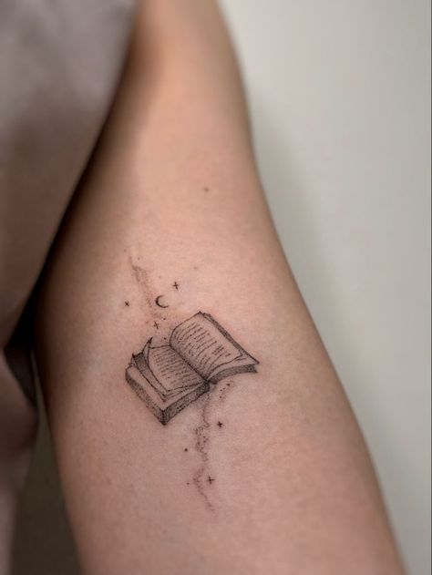 Spell Book Tattoo Ideas, Tattoos For Fantasy Book Lovers, Book Lover Tattoo Design, Bookish Half Sleeve Tattoo, Simplistic Book Tattoo, Small Open Book Tattoo, Book Reference Tattoo, Book Finger Tattoo, Stack Of Book Tattoo