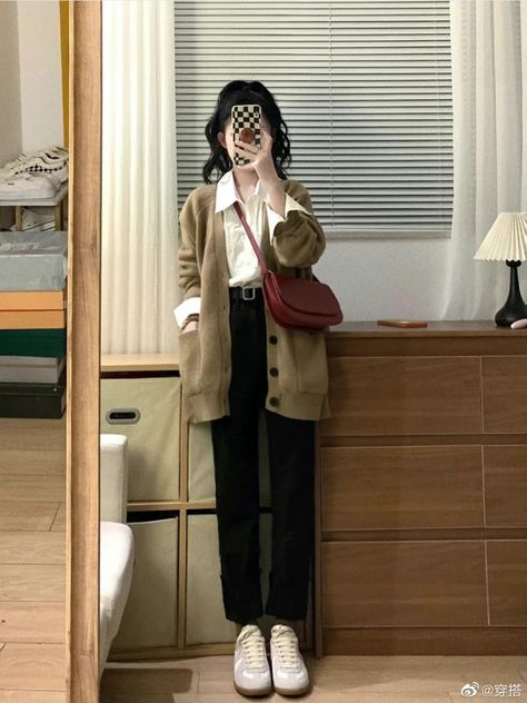 Japan Teacher Outfit, Japanese Teacher Outfits, Korean Teacher Outfits, Teacher Aesthetic Outfit, Teacher Outfits Aesthetic, Modern Teacher Outfits, Cardigan Outfit Korean, Korean Outfits Winter, Japanese Winter Fashion