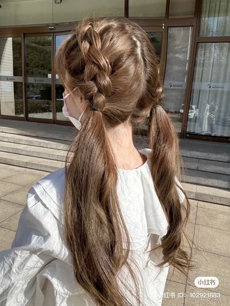 Cute Hairstyles For Long Brown Hair, School Ponytail Hairstyles, Dr Hairstyles, Fesyen Rambut Pendek, 2 Ponytails, Girly Hairstyles, Concert Hairstyles, Hair Style Korea, Fairy Hair