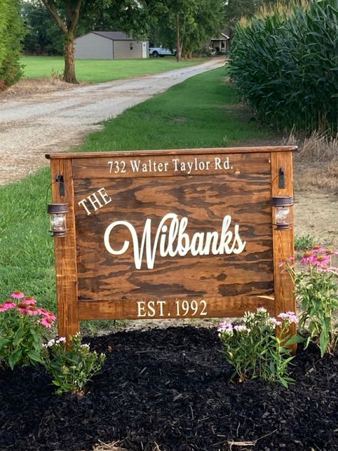 Driveway Welcome Sign Entrance, Family Yard Sign, Property Entry Ideas, Driveway Signs Entrance, Front Yard Flag Pole Ideas, End Of Driveway Ideas Entrance, House Number Ideas Outdoor, Wooden Farm Signs, Farm Signs Entrance