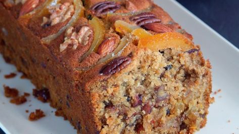 Almond flour, brown rice flour, and potato and tapioca starches make for a dense but far-from-gummy fruitcake filled with nuts and colorfully festive mixed fruit. Fruit Cake Filling, Gluten Free Fruit Cake, Cake Almond, Cake Filling Recipes, Apricot Fruit, Cake Filling, Dried Fruit Mix, Tapioca Starch, Fruitcake Recipes