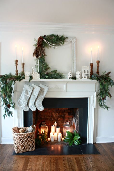 Empty Fireplace Ideas, Fireplace Baskets, White Brick Fireplace, Large Pillar Candles, Chic Christmas Decor, Candles In Fireplace, Frame Christmas, Christmas Fireplace Decor, Christmas Mantel