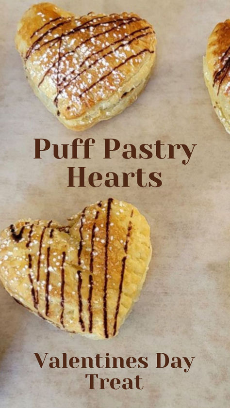 individual dessert heart shaped puff pastries filled with chocolate hazelnut cream Heart Puff Pastry, Puff Pastry Hearts, Chocolate Puff Pastry, Pastry Hearts, Puff Pastry Treats, Puff Pastry Dessert, Healthy Chocolate Pudding, Gluten Free Puff Pastry, Puff Pastries