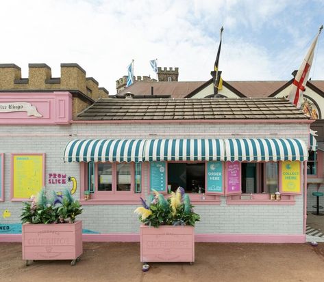 Ice Cream Shop Exterior Store Fronts, Beach Diner Aesthetic, Ice Cream Shop Exterior Design, Old School Ice Cream Shop, Vintage Ice Cream Shop, Vintage Ice Cream Parlor, Mexican Ice Cream, Diner Aesthetic, Bar Concept