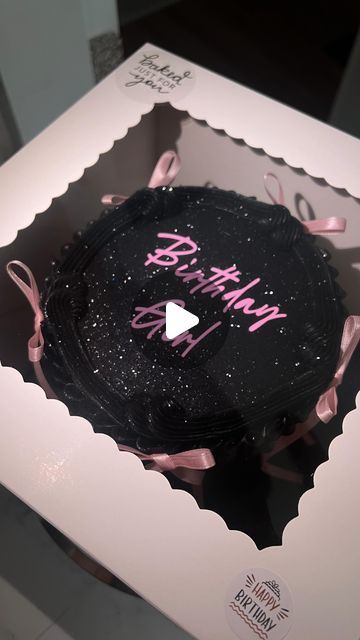 Pamela Anaele on Instagram: "Birthday Girl!! Black cakes😍😍😍. 6 inch black vintage coquette round cake with glitter. #baltimorebaker #baltimorecakes #blackcake #blackglitter #birthdaycake #vintagecake #dmvbaker #dmvcakes #cakereels #caketrends #trendingreels #cakesofinstagram #instacake #cutecake #blowthisup #customcake #glittercake #luxurycakes #birthdaycake #pinkandblack #coquette #coquettecake #birthdaygirl" Pink And Black 21st Birthday Cake, Cakes For 19th Birthday Girl, Black And Pink Birthday Cake, Round Vintage Cake, Pink And Black Birthday Cake, Black Vintage Cake, Black And Pink Cake, Black Glitter Cake, 6 Inch Round Cake