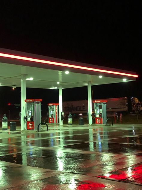 Japanese Gas Station Aesthetic, Gasoline Station Aesthetic, Night Gas Station Aesthetic, Creepy Gas Station, Gas Station Interior, Gas Station At Night, Gas Station Aesthetic, Mexico Pictures, Nostalgic Pictures