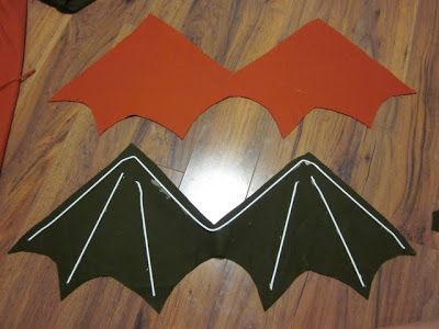 Make, Jane, make!: DIY Hallowe'en: Dragon Wings Diy Dragon Wings, World Book Day Ideas, Diy Dragon, Dragons Love Tacos, Diy Wings, Book Day Costumes, Baby Event, Fire Breathing Dragon, Dragon Costume