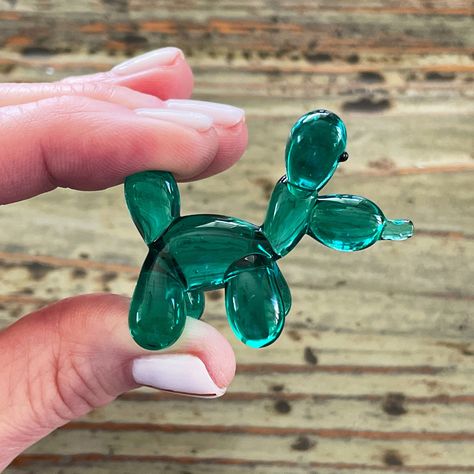 "Murano Balloon Dog Figurine, 2\" Teal Lampwork Glass Dog SIZE: About 2\" long and 1.5 tall Price is for 1 piece Note: colors may differ depending on your monitor www.BettysGlassBeads.Etsy.com" Glass Blowing Ideas, Lampwork Sculpture, Glass Sculpture Art, Glass Creations, Glass Sculptures, Crystal Figurines, Balloon Dog, Glass Figurines, Miniature Crafts