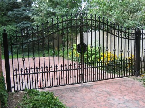 Iron Gates Driveway, Gates Driveway, Iron Entry Doors, Gates And Railings, Driveway Entrance, Entrance Gates Design, Driveway Landscaping, Iron Gate Design, Driveway Gates