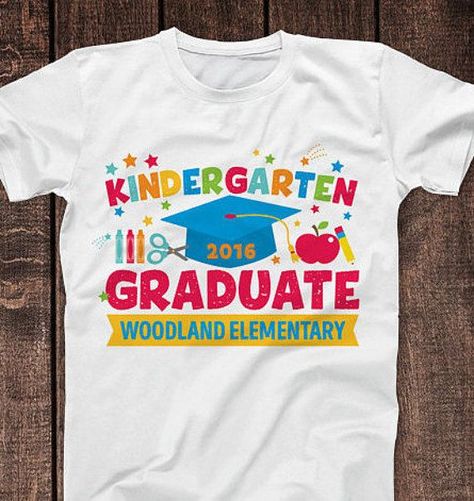 Kindergarten Graduation Ceremony, Vpk Graduation, Kindergarten Outfit, Kindergarten Graduation Party, Graduation Outfit Ideas, Teacher Tee Shirts, Grad Shirts, Pre K Graduation, Graduation Signs