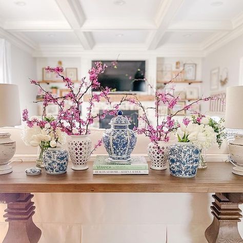 Window Sunroom, Sunroom Table, Decorating With Ginger Jars, Chinoiserie Vases, Pink Chinoiserie, Blue Vases, Dream Beach House, Chinoiserie Decorating, Dream Beach Houses