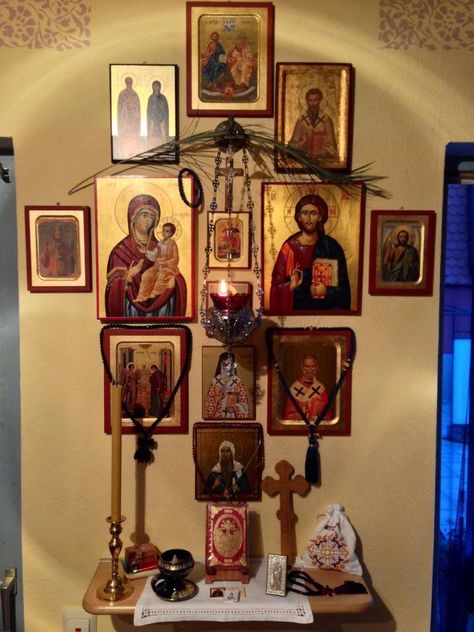 Icon Corner More general iconography: http://whispersofanimmortalist.blogspot.com/2015/04/general-iconography-1.html Orthodox Home, Icon Corner, Home Altar Catholic, Shrines Box, Family Altar, Orthodox Prayers, Catholic Altar, Catholic Decor, Prayer Corner