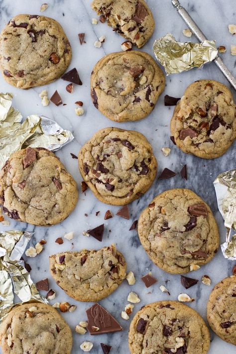 Hazelnut Recipes, Brown Butter Cookies, Ultimate Chocolate Chip Cookie, Hazelnut Cookies, Hazelnut Chocolate, Cookies Sugar, Browned Butter, How To Roast Hazelnuts, Chocolate Nuts