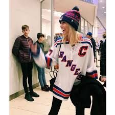 Hockey Game Outfits, Hockey Game Outfits For Women, Game Outfits For Women, Hockey Outfit, Hockey Game Outfit, Hockey Outfits, Football Jersey Outfit, Rangers Hockey, Game Outfit